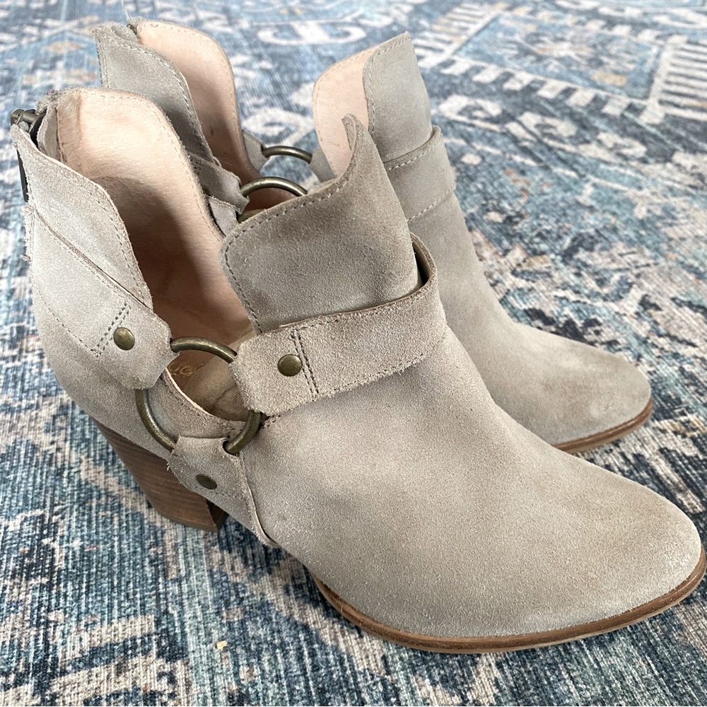 Seychelles Urgency Western Bootie- Size 9